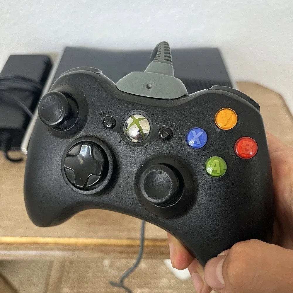 Microsoft Xbox 360 S 250GB Home Videogame Console - Black Tested Scratches!
